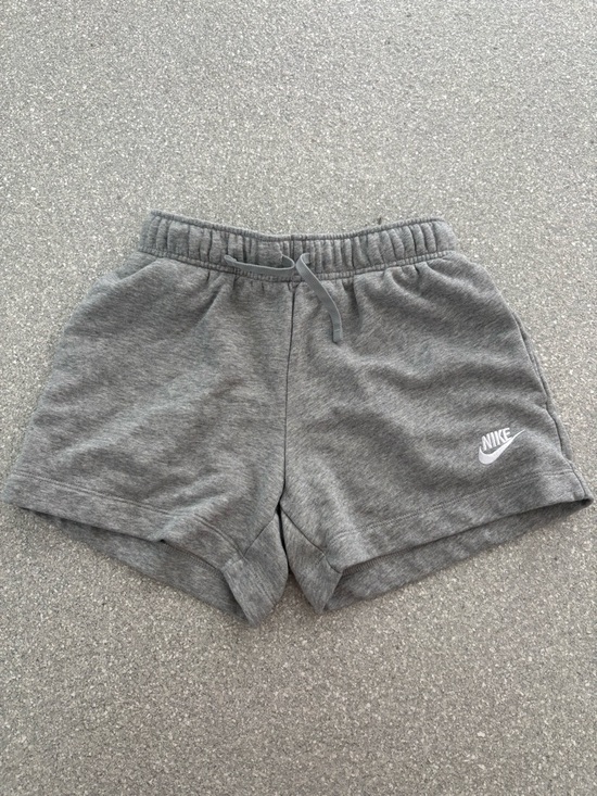 Nike Pants - Nike Sportswear Club Fleece shorts size xs